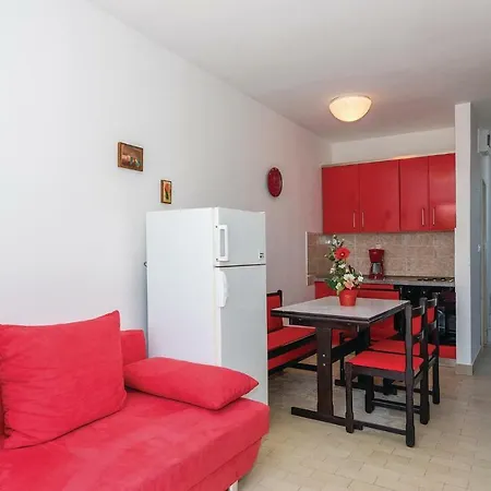 Apartment 2 Bedroom Amazing In Rogoznica *