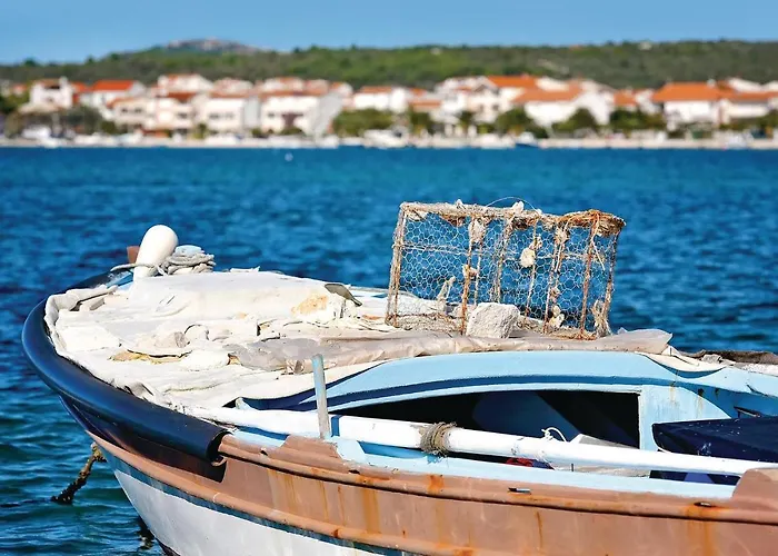 Two-bedroom In Daire Rogoznica (Sibenik-Knin)